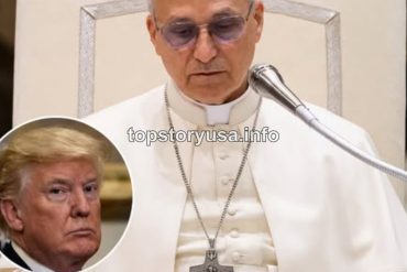 Pope Francis delivers critical one-word message to United States in formal white religious attire